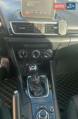 Хэтчбек Mazda 3 2016 в 