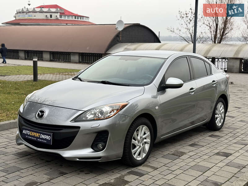 Седан Mazda 3 2011 в Дніпрі