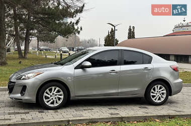 Седан Mazda 3 2011 в Дніпрі