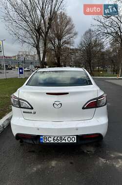 Седан Mazda 3 2011 в 