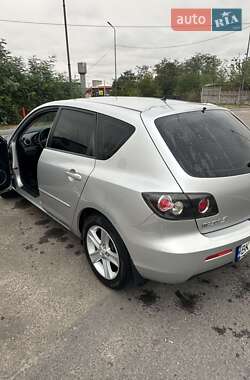 Хэтчбек Mazda 3 2006 в Сарнах