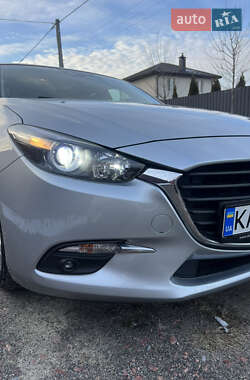 Хэтчбек Mazda 3 2017 в 
