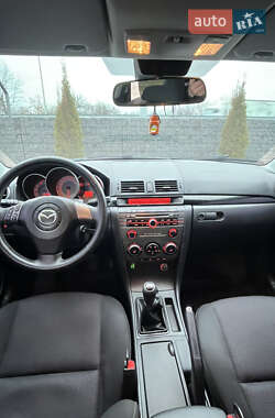 Хетчбек Mazda 3 2006 в Макарові