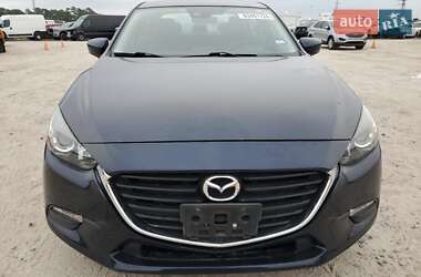 Седан Mazda 3 2017 в Черкасах