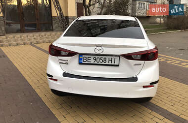 Седан Mazda 3 2015 в Николаеве