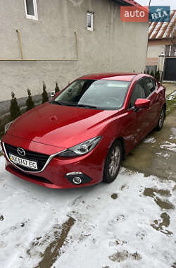 Седан Mazda 3 2014 в Ужгороді