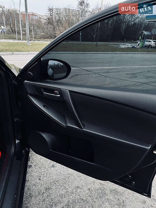 Хэтчбек Mazda 3 2012 в Полтаве