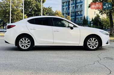 Седан Mazda 3 2015 в Киеве