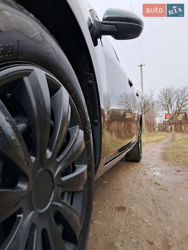 Седан Mazda 3 2011 в Ивано-Франковске