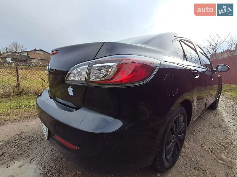 Седан Mazda 3 2011 в Ивано-Франковске