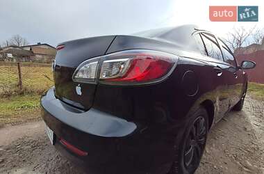 Седан Mazda 3 2011 в 