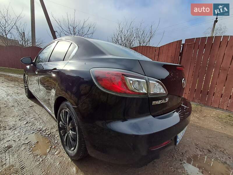 Седан Mazda 3 2011 в Ивано-Франковске