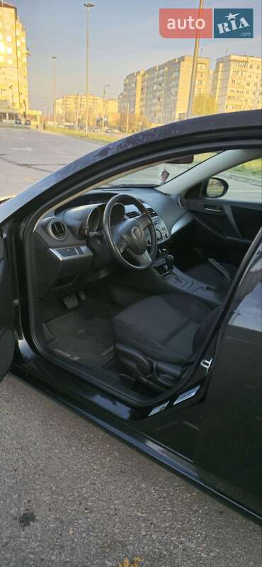 Седан Mazda 3 2011 в Ивано-Франковске