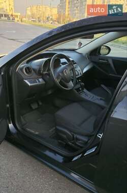 Седан Mazda 3 2011 в 