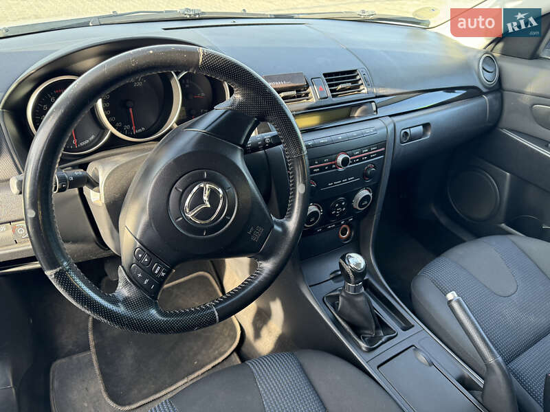 Хэтчбек Mazda 3 2005 в Жидачове