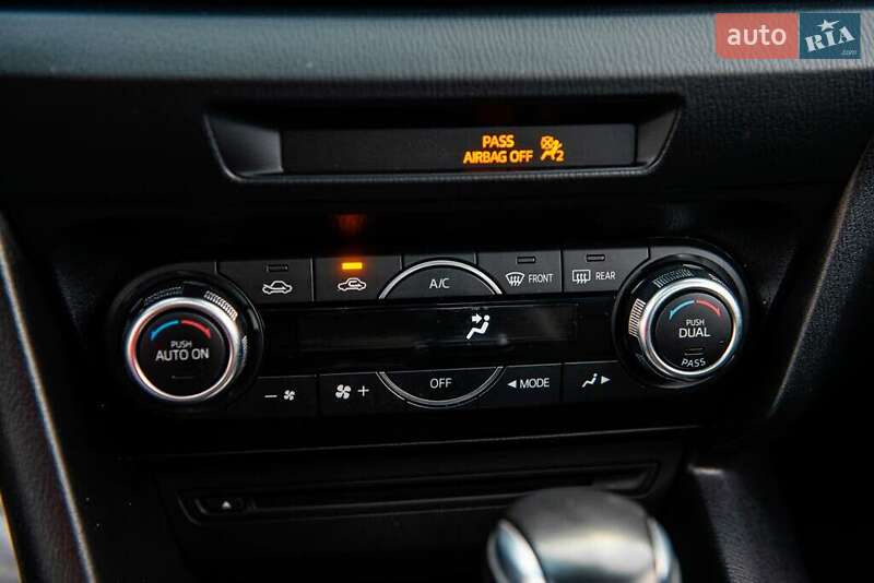 Седан Mazda 3 2016 в Львове