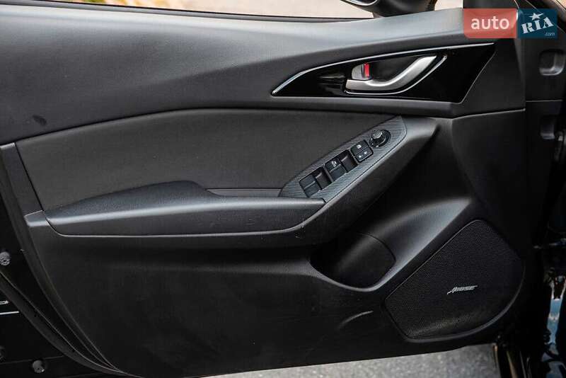 Седан Mazda 3 2016 в Львове