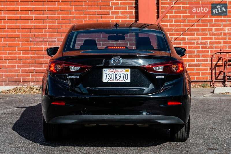 Седан Mazda 3 2016 в Львове