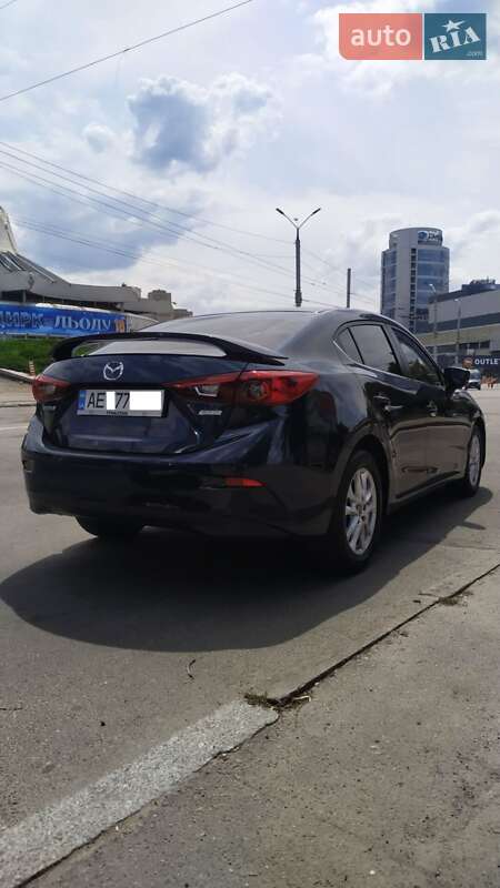 Седан Mazda 3 2016 в Днепре