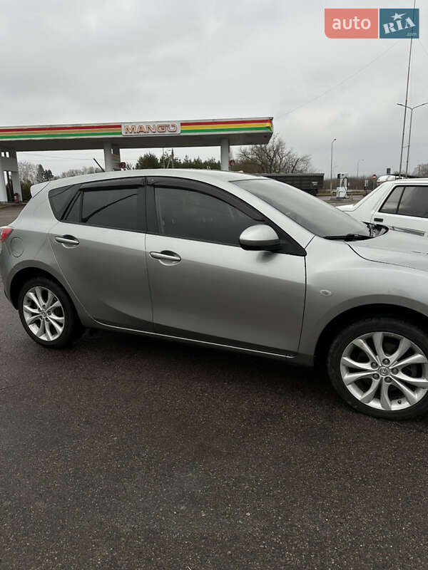 Хэтчбек Mazda 3 2010 в Чернигове