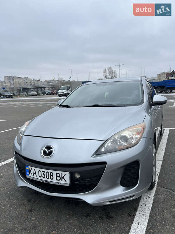 Седан Mazda 3 2013 в 
