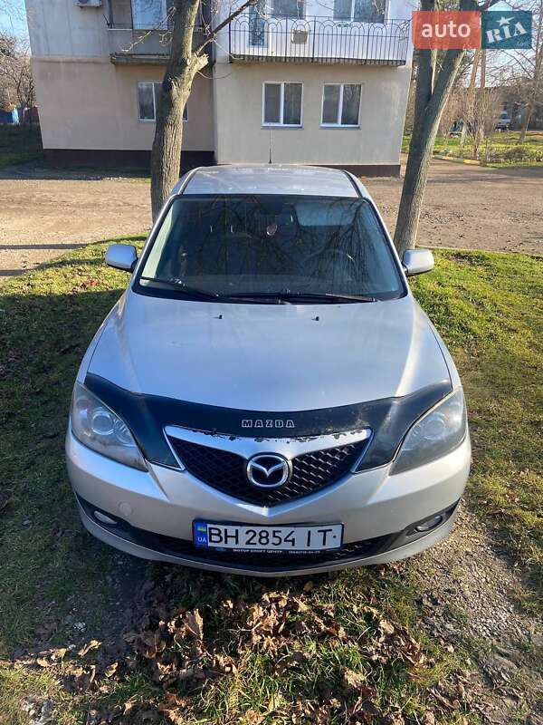 Хэтчбек Mazda 3 2006 в Черноморске