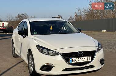 Седан Mazda 3 2015 в Сарнах