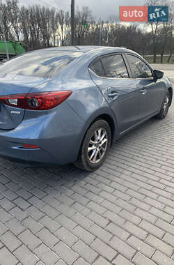 Седан Mazda 3 2016 в Днепре