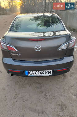 Седан Mazda 3 2010 в Чернигове