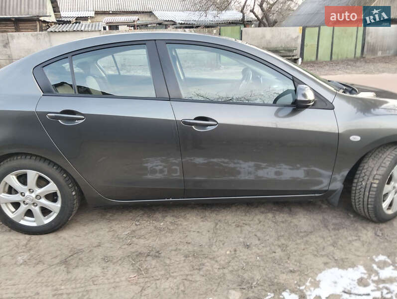 Седан Mazda 3 2010 в Чернігові