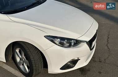 Седан Mazda 3 2015 в Киеве