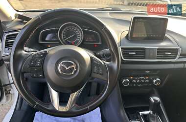 Седан Mazda 3 2015 в Киеве