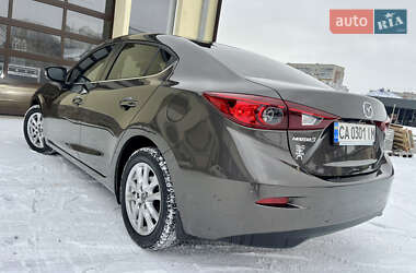 Седан Mazda 3 2015 в Черкасах