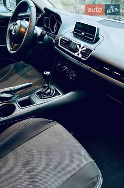 Хэтчбек Mazda 3 2015 в 