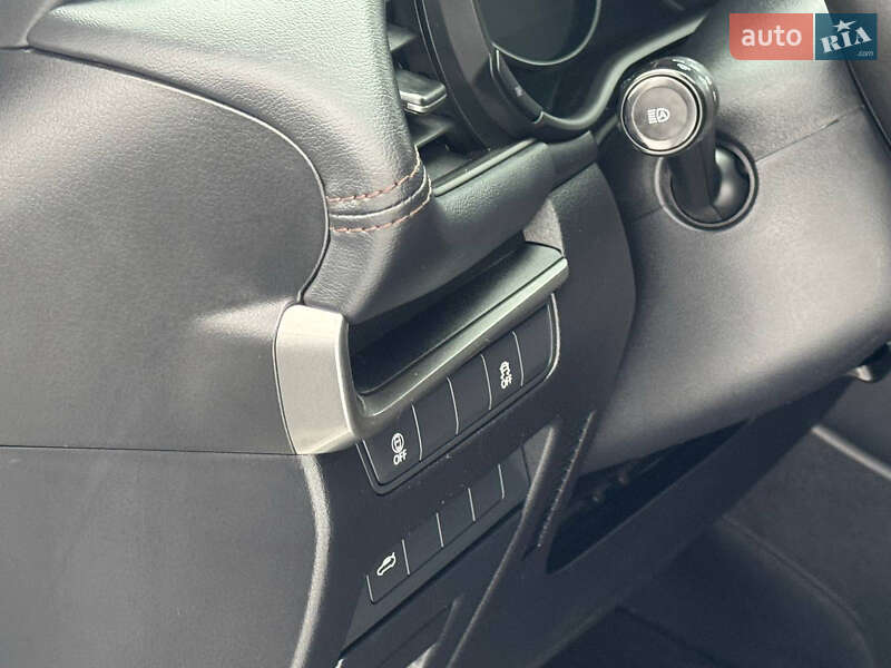 Седан Mazda 3 2022 в Сумах