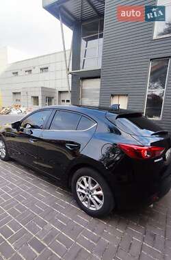Хэтчбек Mazda 3 2014 в 