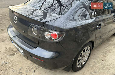 Хетчбек Mazda 3 2006 в Рені