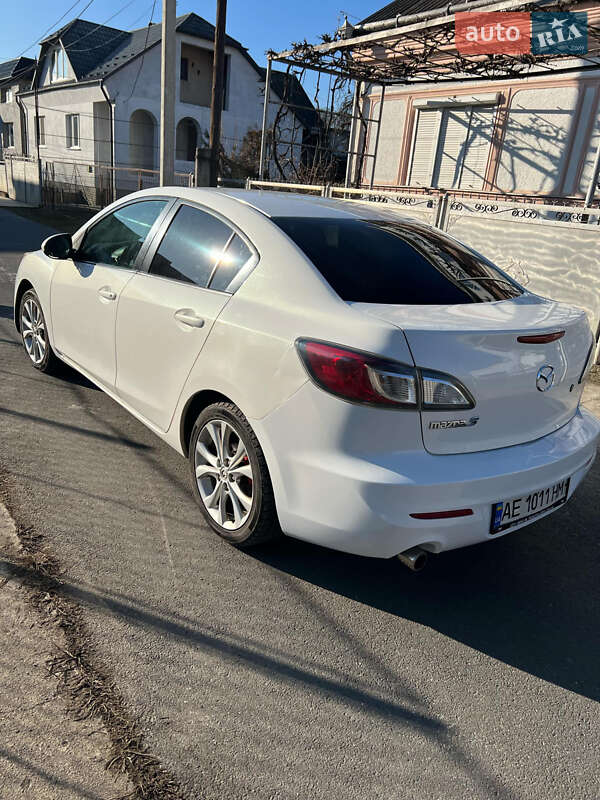 Седан Mazda 3 2011 в Днепре