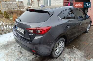 Хэтчбек Mazda 3 2016 в 