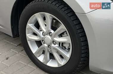 Хэтчбек Mazda 3 2016 в 