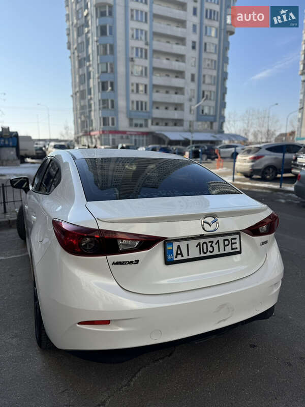 Седан Mazda 3 2014 в Киеве