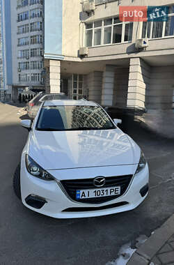 Седан Mazda 3 2014 в Киеве