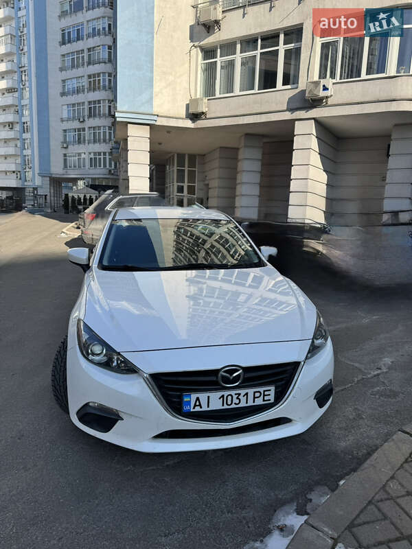 Седан Mazda 3 2014 в Киеве