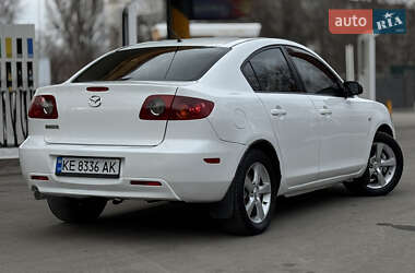 Седан Mazda 3 2004 в 