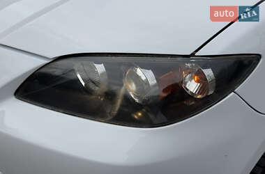 Седан Mazda 3 2004 в 