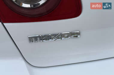 Седан Mazda 3 2004 в 