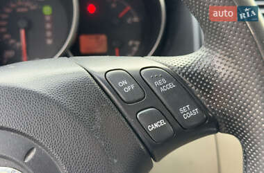 Седан Mazda 3 2004 в 