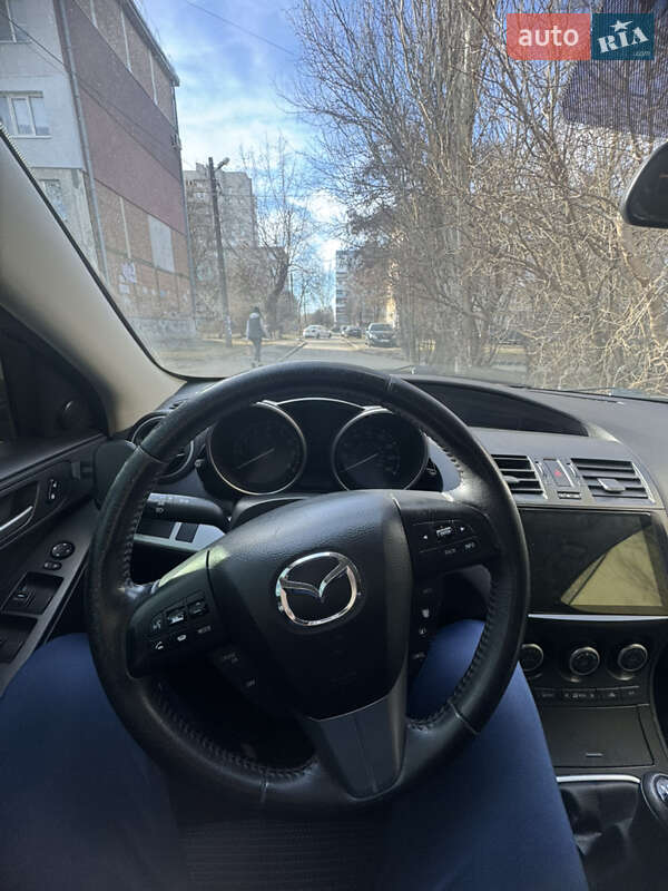 Хэтчбек Mazda 3 2013 в Запорожье