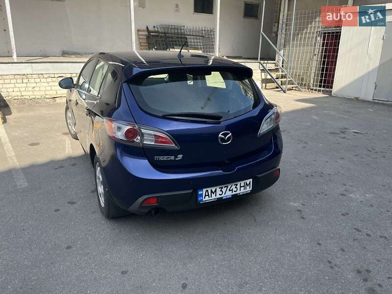 Хетчбек Mazda 3 2010 в Житомирі