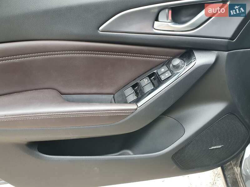 Хетчбек Mazda 3 2017 в Миколаєві